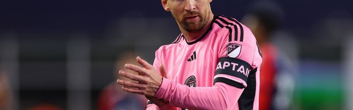 开云APP下载-领袖！梅西让德保罗别抱怨队友！还示意保安别拦球迷！|莱昂内尔·梅西|奥兰多城|迈阿密国际|比赛|奥兰多_新浪体育_新浪新闻