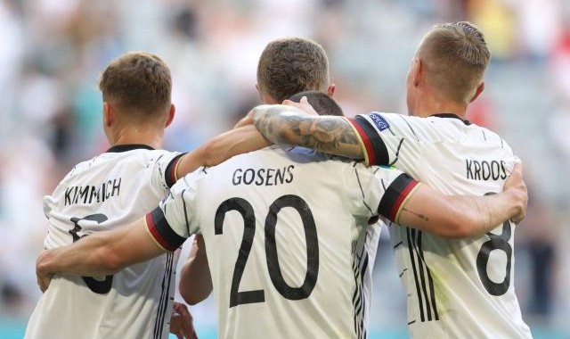 从被C罗无视到让他难堪 德国有个“伟大的左后卫”